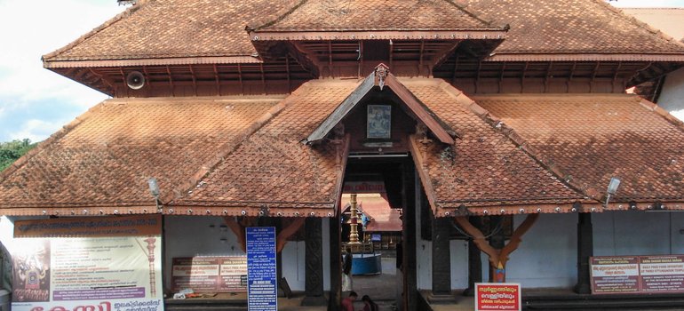 Отправляемся в Ettumanoor Mahadeva Temple
